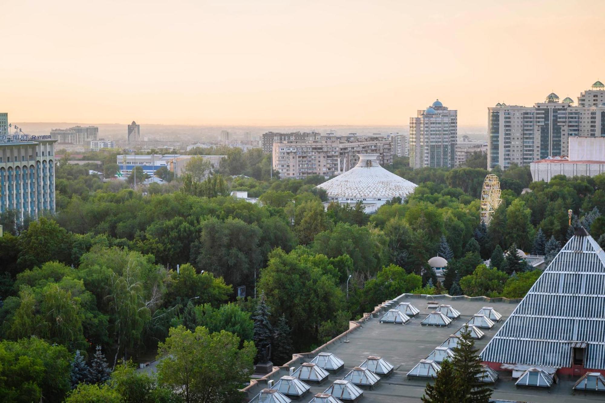 Бизнес И Отдых Almaty Eksteriør billede